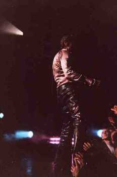 Que je t'aime, que je t'aime, que je t'aime