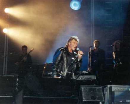 Le froid de la lame qui court 
