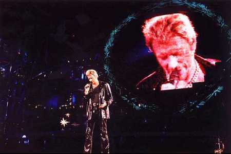 Derri�re l'amour il y a...